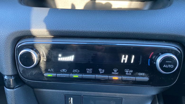 Toyota Yaris 1.5 Hybrid Design 5dr CVT Hybrid Hatchback